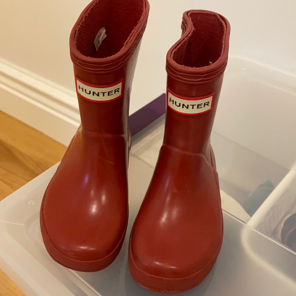 Hunter rain boots children’s size 5; red